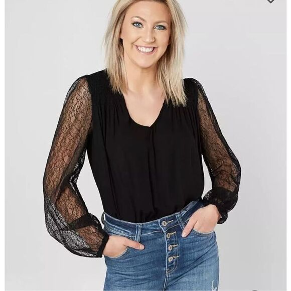 Mustard Seed Tops - BRAND NEW - Mustard Seed by Buckle Women’s L Woven V-Neck Bodysuit